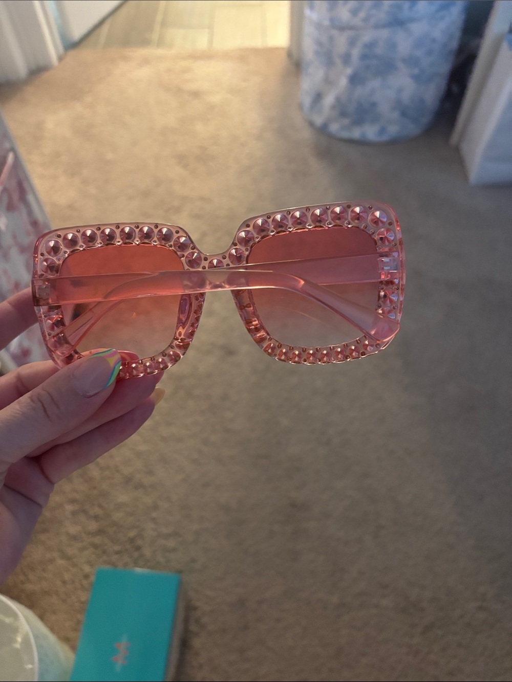 Sparkly Elton John like pink sunglasses - Picture 3 of 3